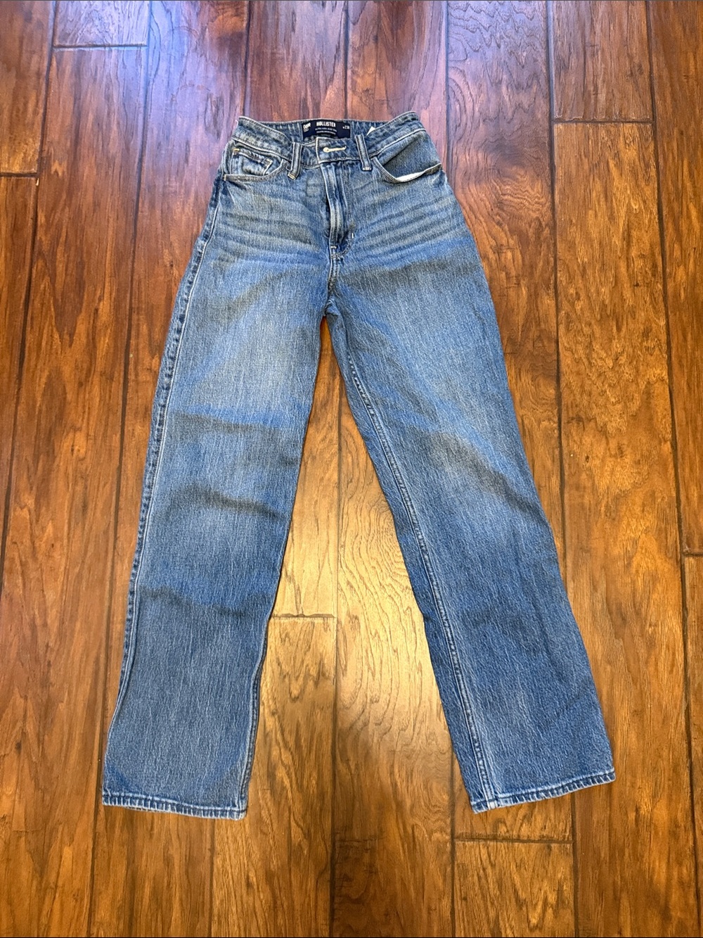 Hollister Women's Straight Leg Jeans in Medium Blue Wash
